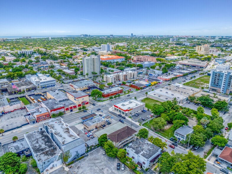 More Photos Of 999 W Flagler St, Miami Service Station For Lease