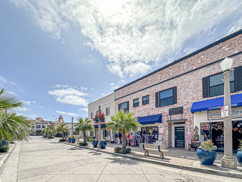 More Photos Of 303 Main St, Newport Beach Apartments For Lease