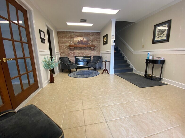More Photos Of 2035 Sunset Lake Rd, Newark Office For Lease