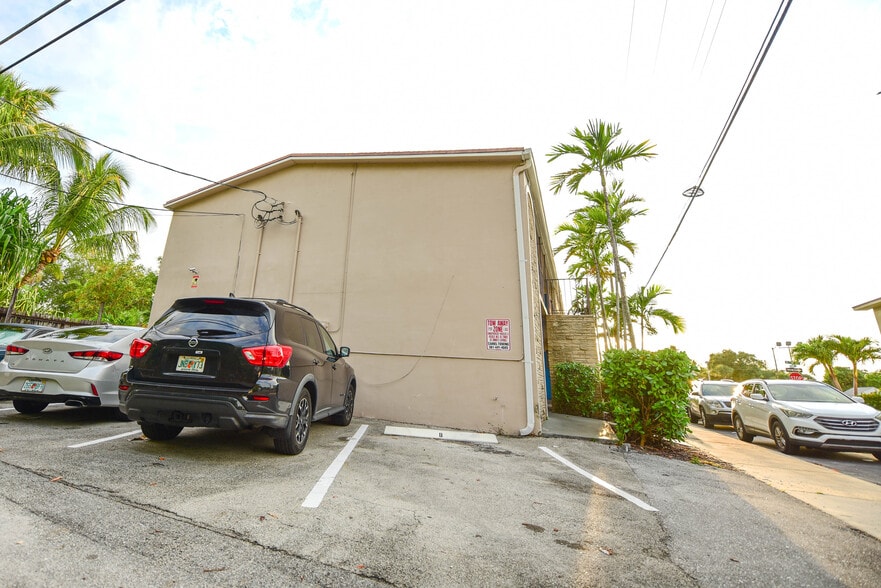 More Photos Of 409 4th Ave N, Lake Worth Apartments For Sale