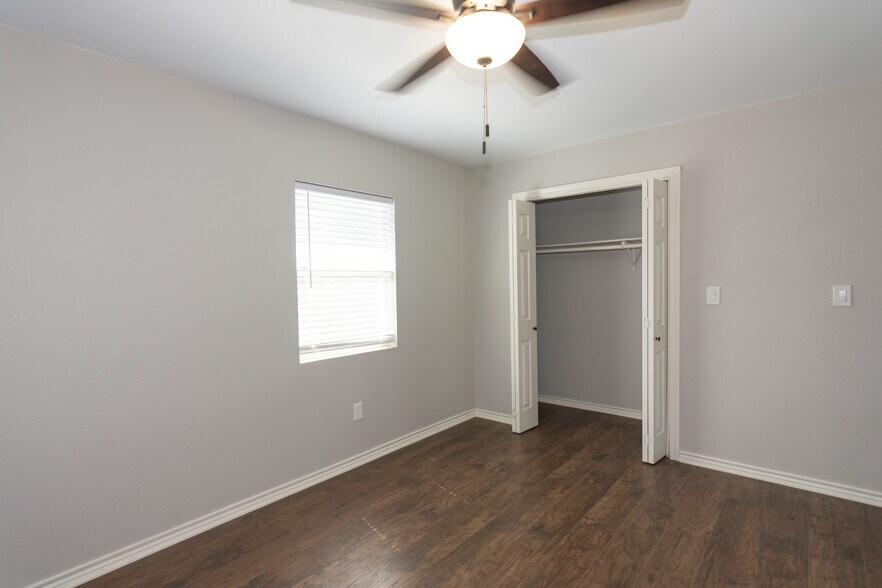 More Photos Of 114 Scofield Ave, Johnson City Apartments For Sale