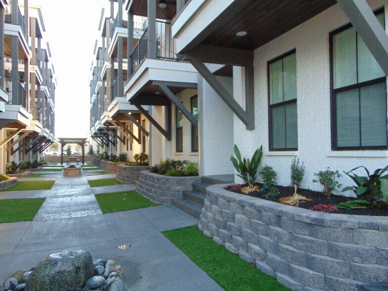 More Photos Of 512 E Mobile St, Florence Apartments For Sale