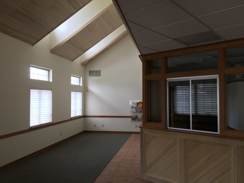 More Photos Of 3725 Kentucky Ave, Indianapolis Medical For Lease