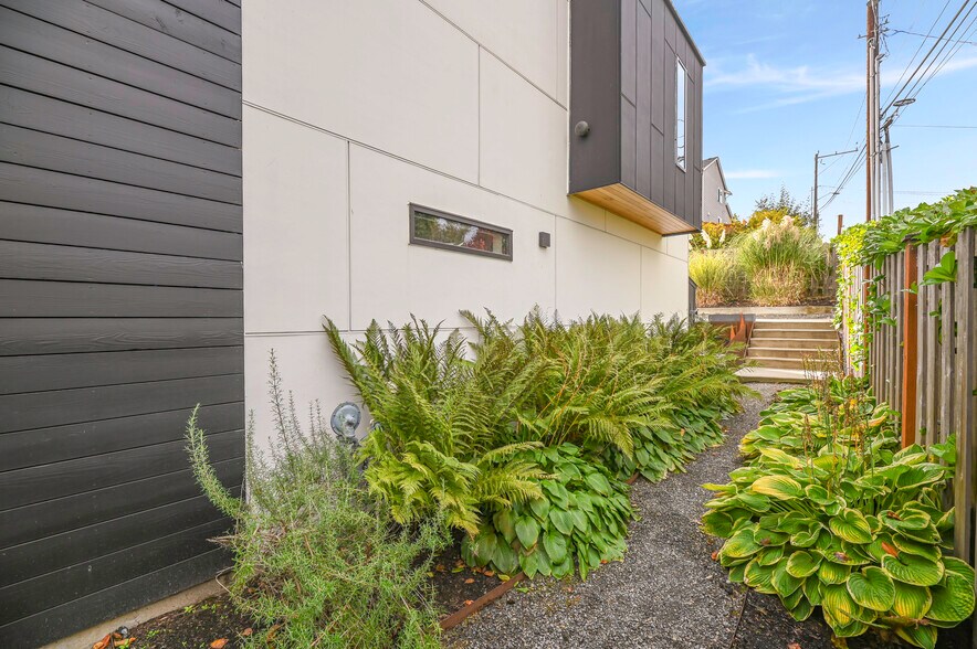 More Photos Of 13001 40th Ave S, Tukwila Specialty For Sale