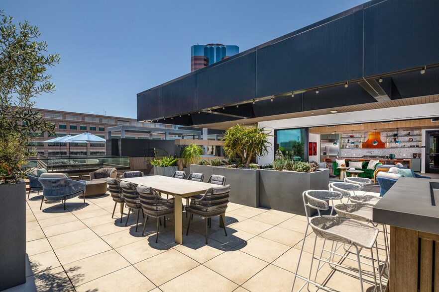 More Photos Of 500 W Broadway, Long Beach Apartments For Lease