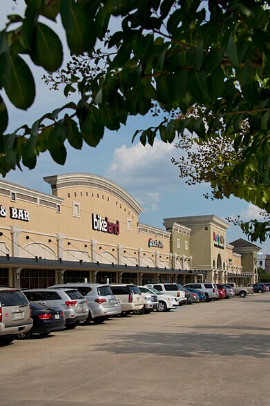 More Photos Of 19189 N I-45, The Woodlands Unknown For Lease