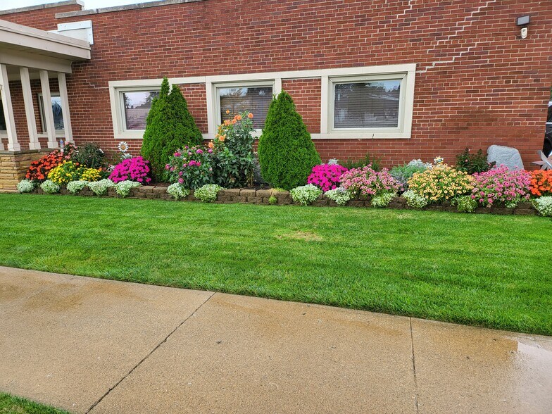 More Photos Of 12170 Fort St, Southgate Office For Sale