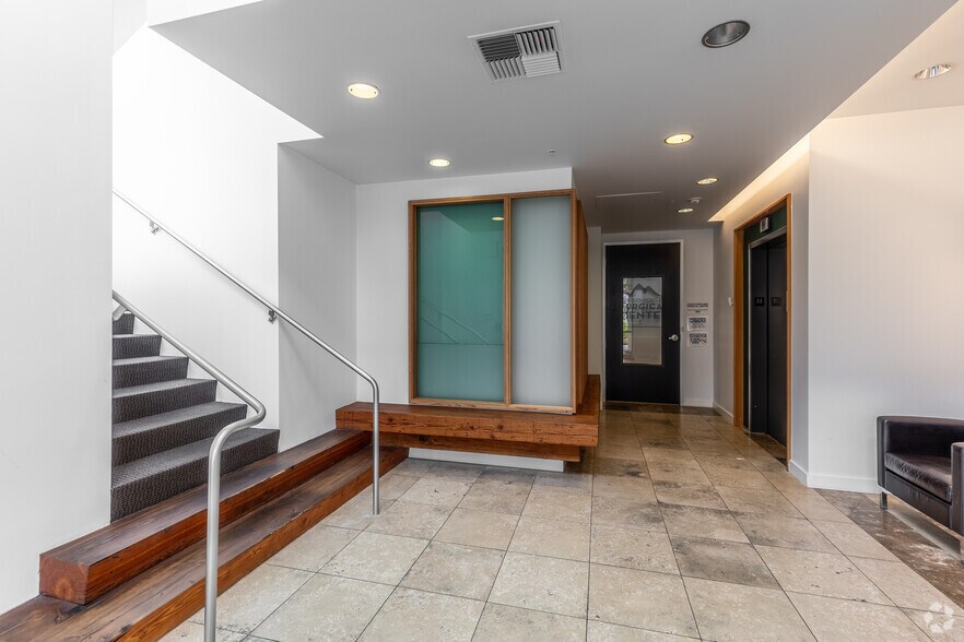 More Photos Of 6370 SW Borland Rd, Tualatin Medical For Lease