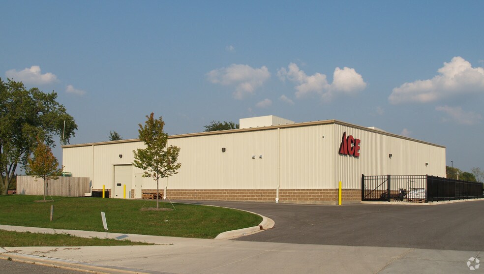 More Photos Of 361 Sycamore Rd, Genoa Freestanding For Lease