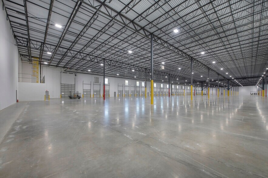More Photos Of 12901 Jamesburg Dr, Huntersville Industrial For Lease