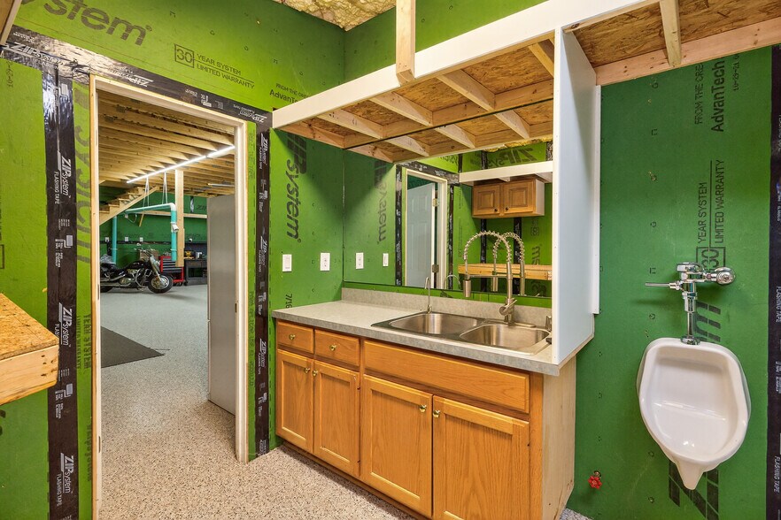 More Photos Of 446 Roy Arnold Blvd, Danville Industrial For Sale