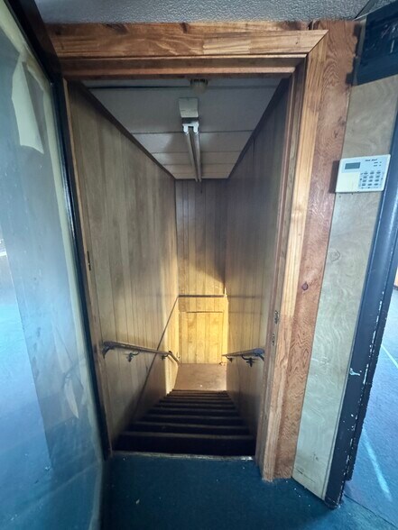 More Photos Of 2024 Avenue C, Birmingham Office Residential For Sale