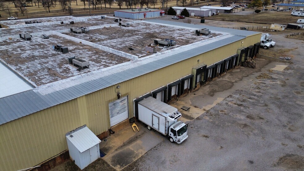 More Photos Of 8716 SE 15th St, Oklahoma City Distribution For Sale
