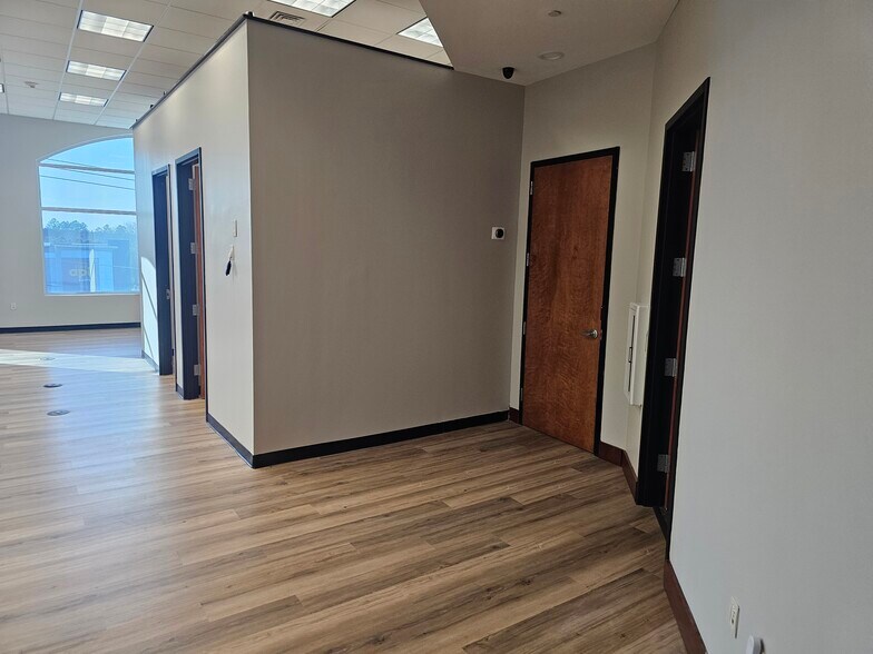 More Photos Of 10610 Metromont Pky, Charlotte Office For Lease