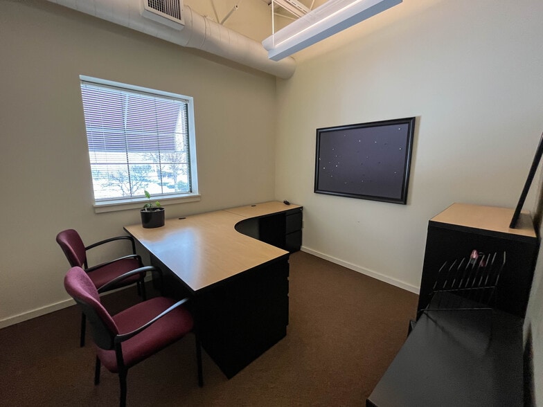 More Photos Of 1457 E 40th St, Cleveland Showroom For Lease