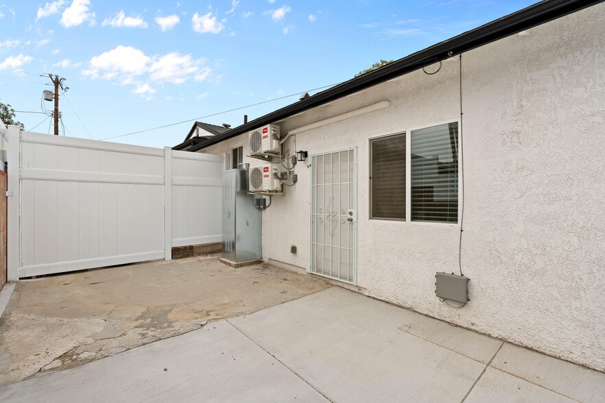 More Photos Of 15952 Simonds St, Granada Hills Apartments For Sale