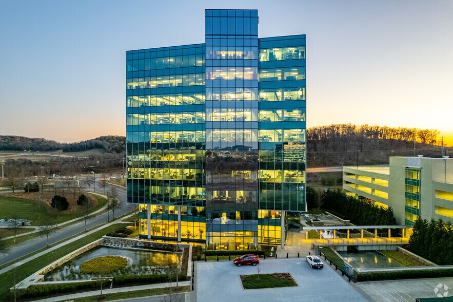 More Photos Of 6700 Tower Cir, Franklin Office For Lease