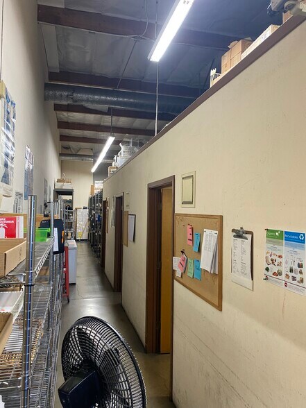 More Photos Of 2395 Monument Blvd, Concord Showroom For Sale