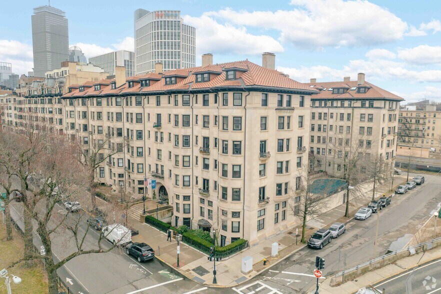 Primary Photo Of 400 Commonwealth Ave, Boston Medical For Sale