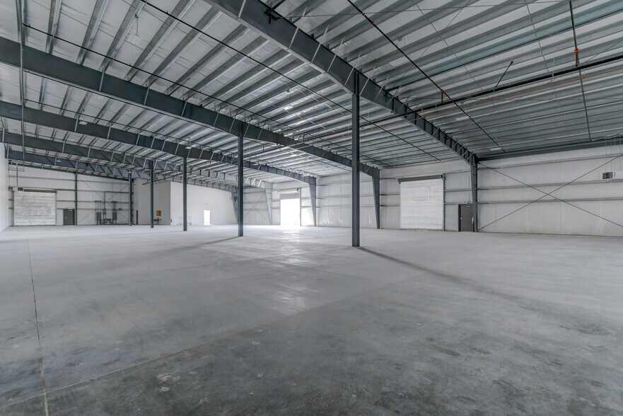 More Photos Of 2222 Cirrus, Prescott Warehouse For Sale