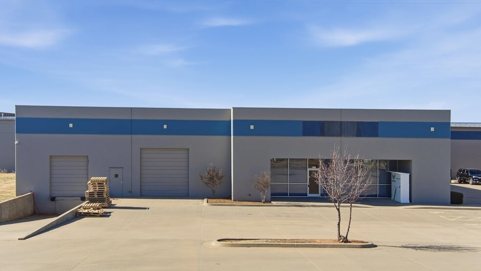 More Photos Of 3217 Cooke Way, Oklahoma City Light Distribution For Lease