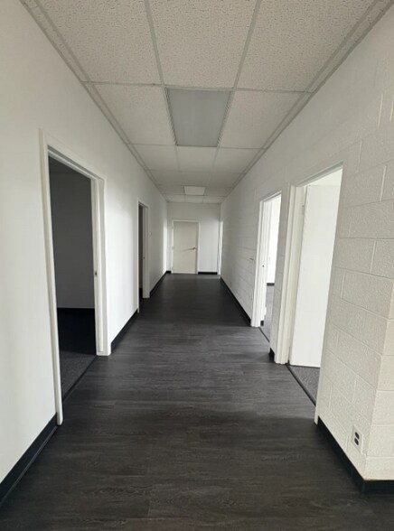 More Photos Of 987 S Mill St, Plymouth Office For Lease