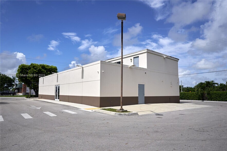 Primary Photo Of 17701 SW 232nd St, Miami Restaurant For Sale