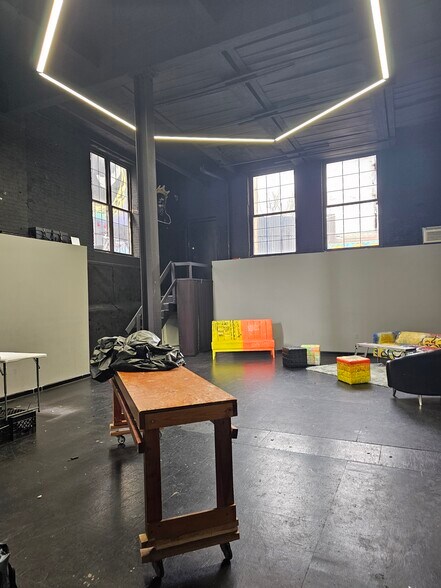 More Photos Of 86-90 Forrest St, Jersey City Warehouse For Lease