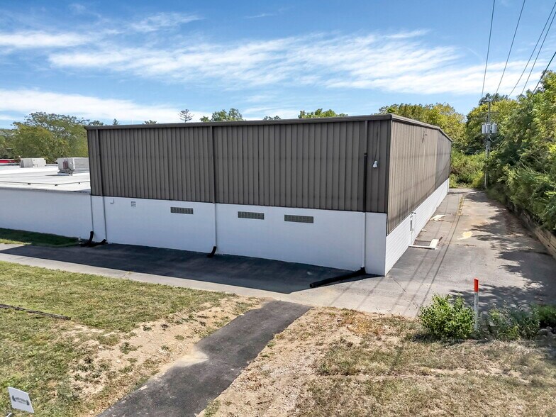 More Photos Of 799 N Hague Ave, Columbus Warehouse For Lease