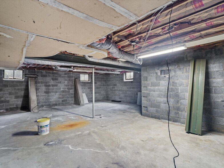 More Photos Of 1830 Route 209, Brodheadsville Office For Sale