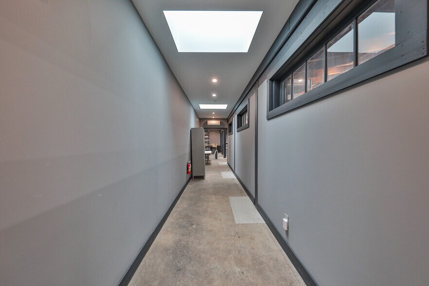 More Photos Of 915 Northampton St, Easton General Retail For Sale