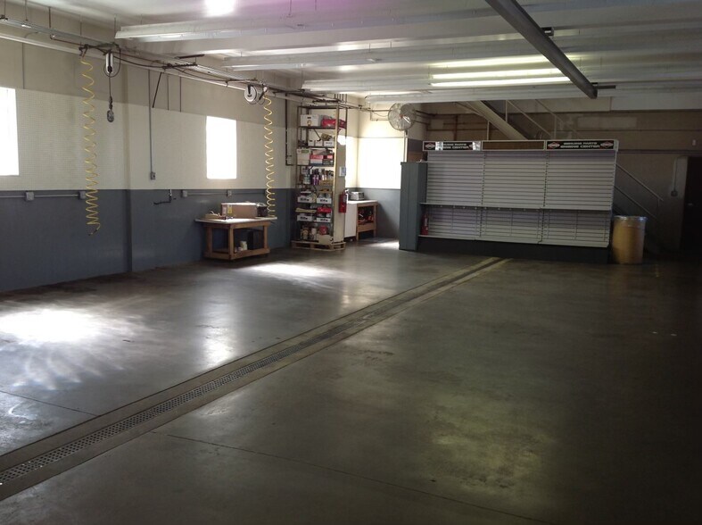 More Photos Of 130 E O'Hara St, Mc Donald Freestanding For Sale