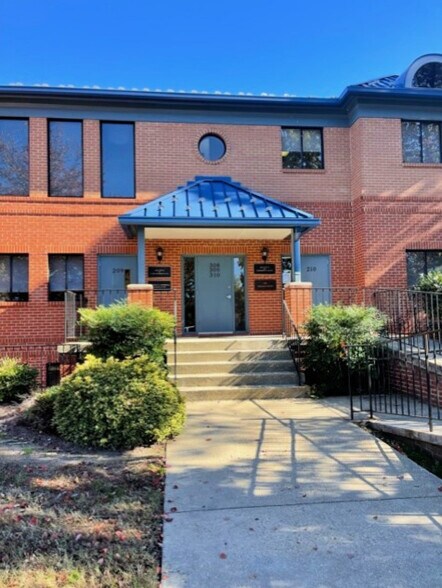 More Photos Of 603 Post Office Rd, Waldorf Loft Creative Space For Sale