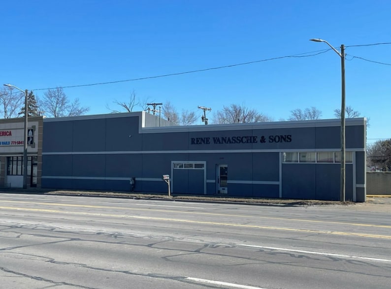 Primary Photo Of 21520 Groesbeck Hwy, Warren Warehouse For Sale
