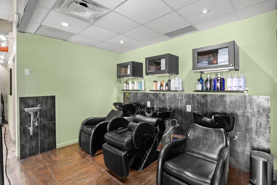 More Photos Of 1181 S Parker Rd, Denver Office For Sale