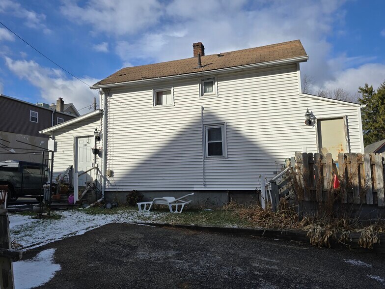 More Photos Of 221 Spring St, Newton Apartments For Sale