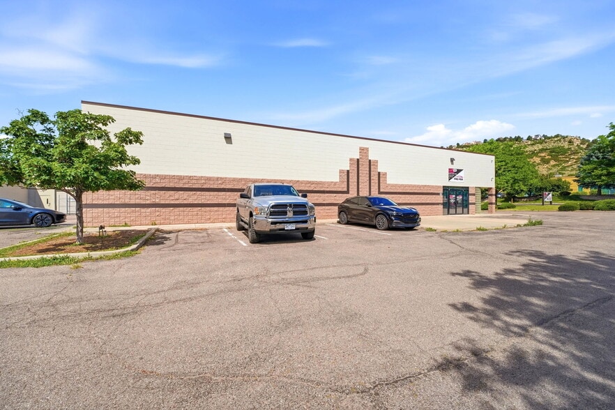 More Photos Of 949 Elkton Dr, Colorado Springs Warehouse For Lease