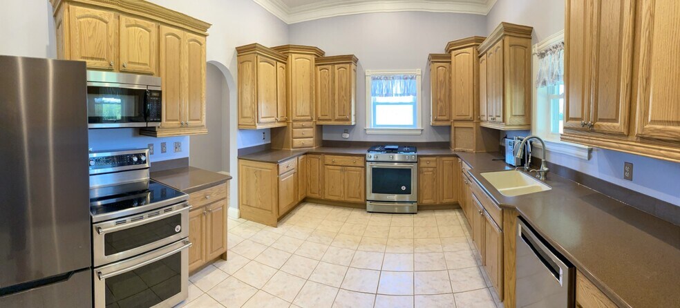More Photos Of 1201 Old Hopewell Rd, Castalian Springs Showroom For Sale