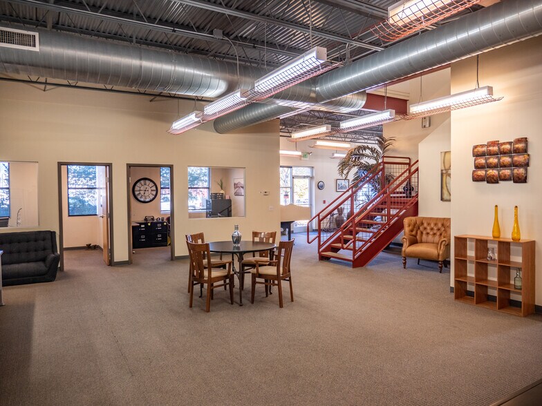 More Photos Of 2000 W Hamilton Pl, Englewood Office For Lease