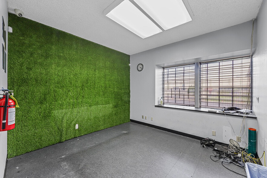 More Photos Of 300 Pendleton Way, Oakland Office For Sale