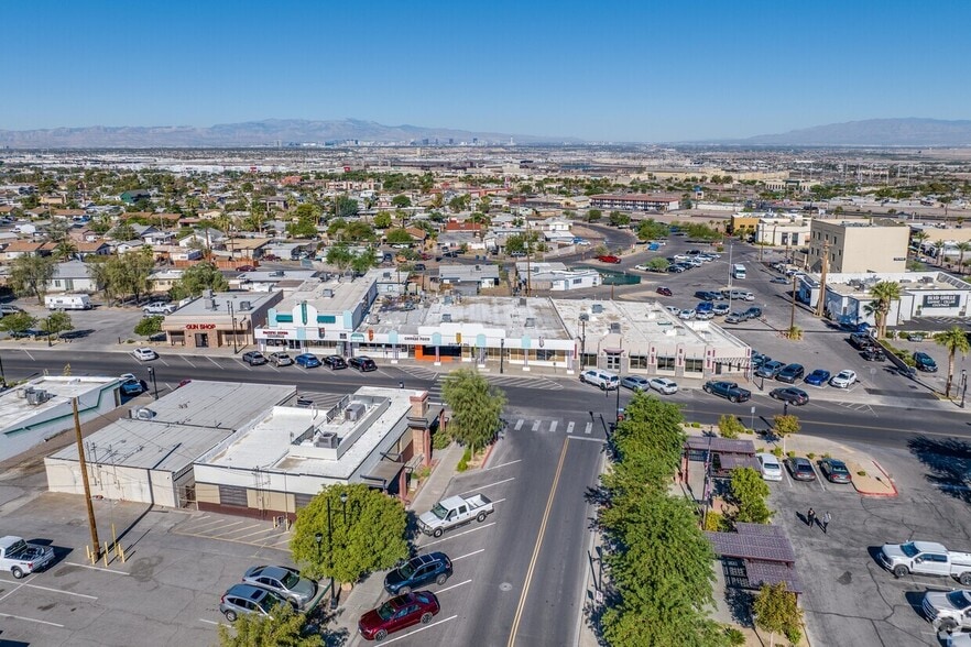More Photos Of 16 W Pacific Ave, Henderson Storefront Retail Office For Lease