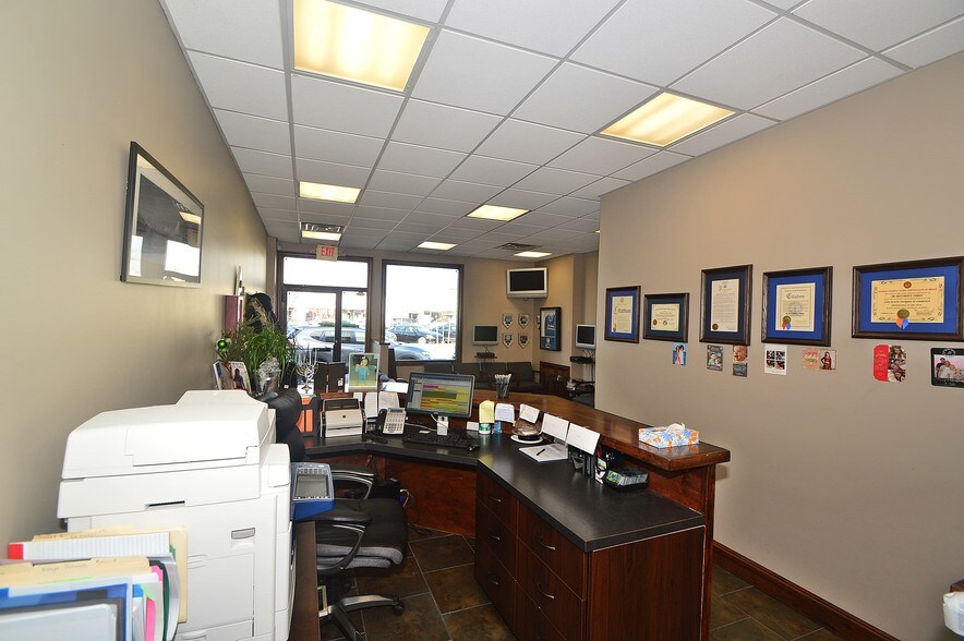 More Photos Of 272 W Park Ave, Long Beach Medical For Sale