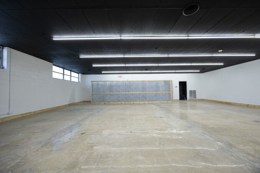 More Photos Of 43 Main W St, Yanceyville Office For Sale