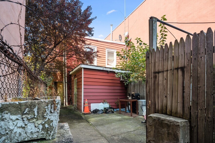 More Photos Of 319 Prospect Pl, Brooklyn Storefront Retail Residential For Sale