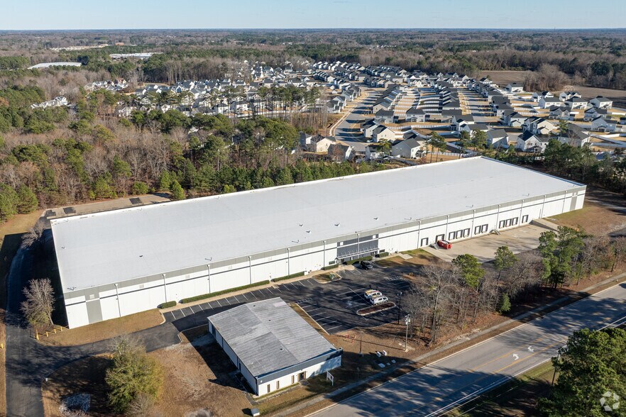 More Photos Of 8009-8013 Purfoy Rd, Fuquay Varina Distribution For Lease