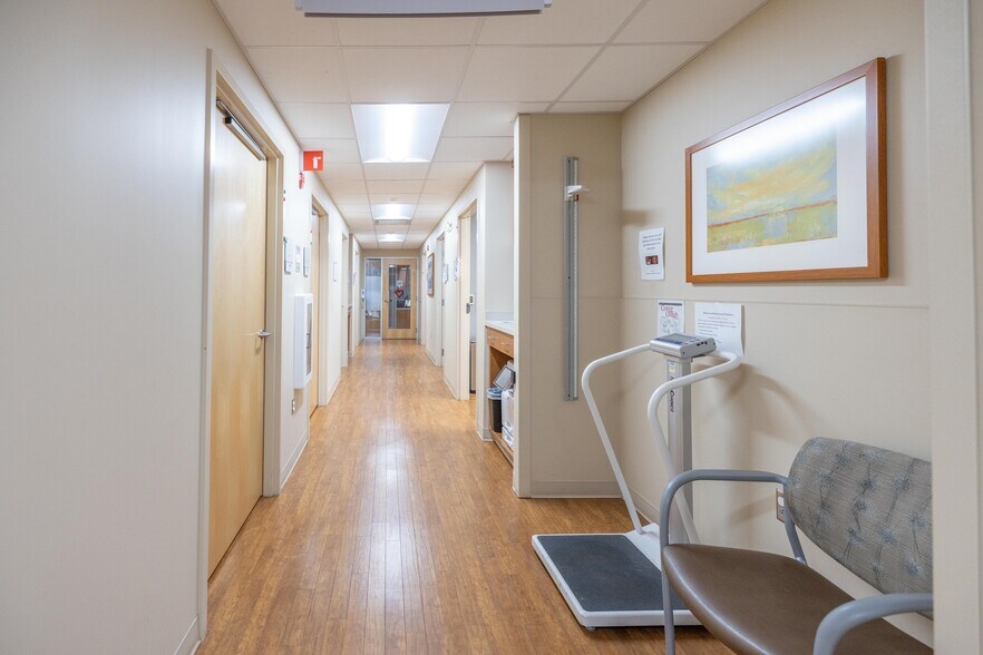 More Photos Of 41 Oakland Rd, Asheville Medical For Sale