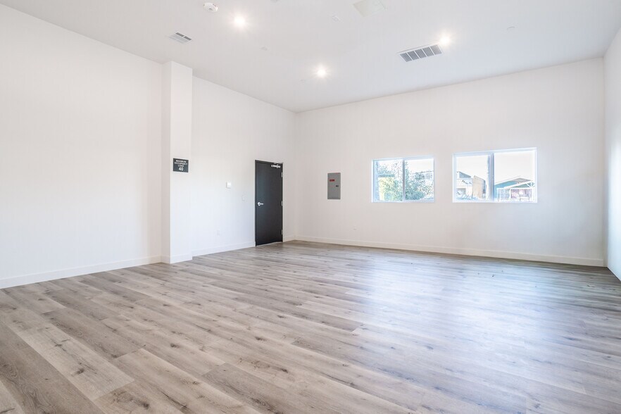 More Photos Of 7410 Avalon Blvd, Los Angeles Apartments For Sale