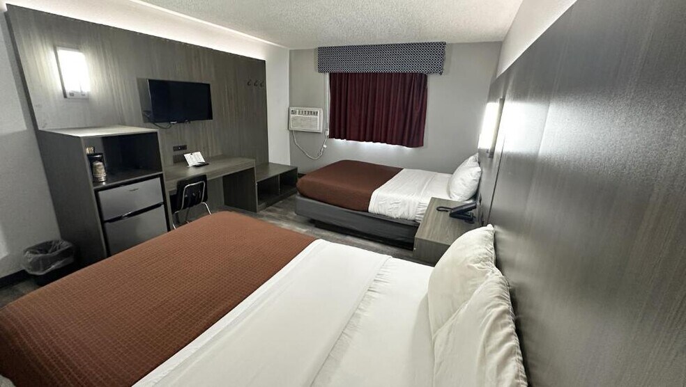 More Photos Of 522 E Coliseum Blvd, Fort Wayne Hotel For Sale