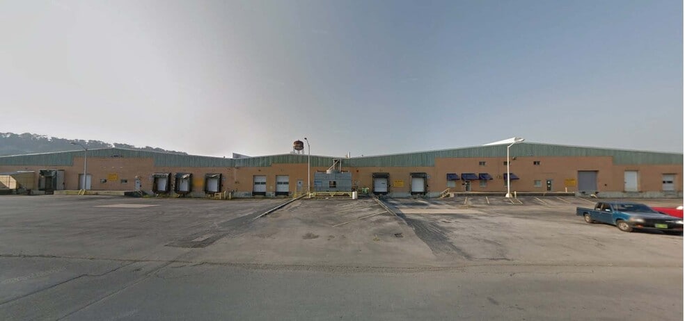 More Photos Of 418-420 W Lake Ave, Rossville Manufacturing For Lease