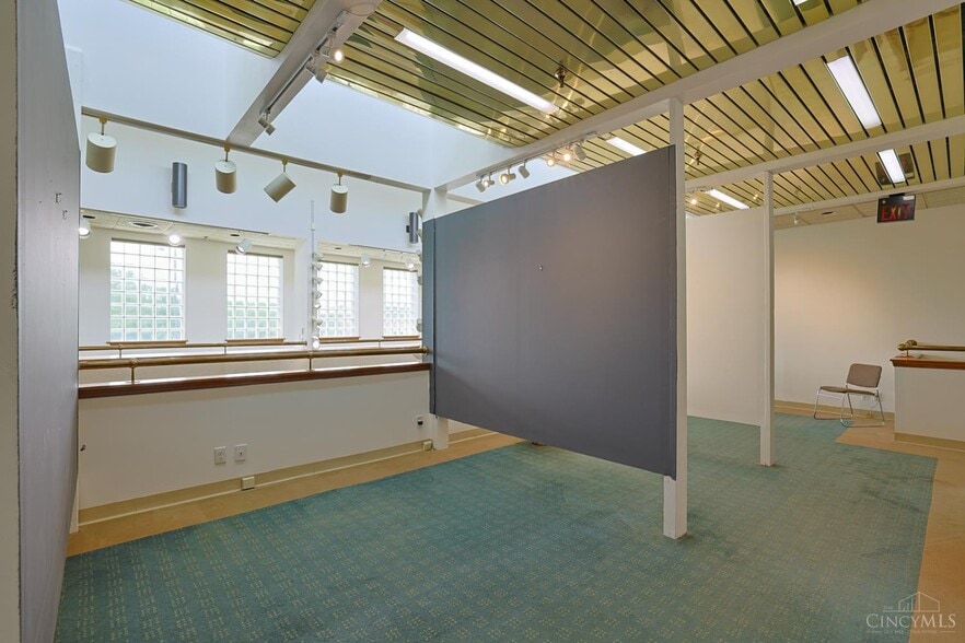 More Photos Of 2108 Central Pky, Cincinnati Loft Creative Space For Sale
